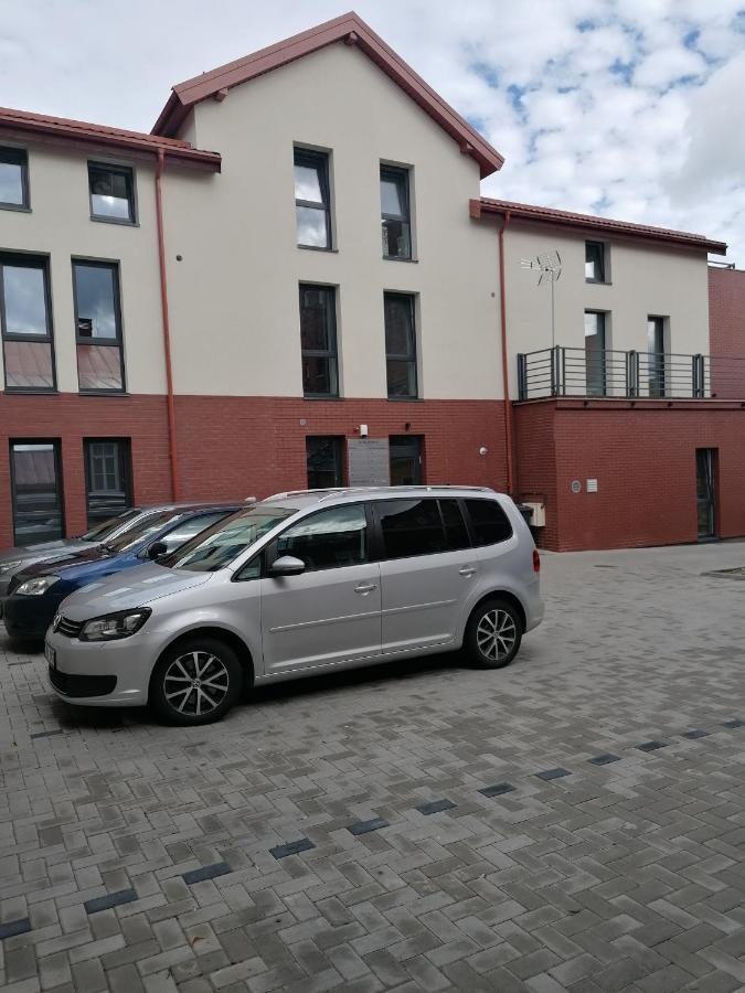 Dharma Stay Apartamentai Su Terasa Ir Vaizdu I Miesta Telšiai Esterno foto