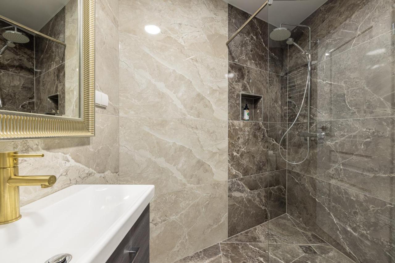 Dharma Stay Apartamentai Su Terasa Ir Vaizdu I Miesta Telšiai Esterno foto
