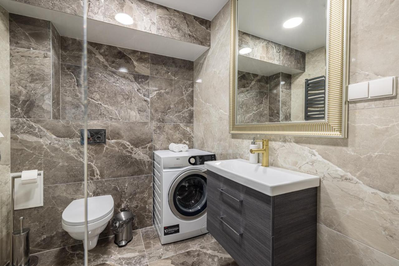 Dharma Stay Apartamentai Su Terasa Ir Vaizdu I Miesta Telšiai Esterno foto