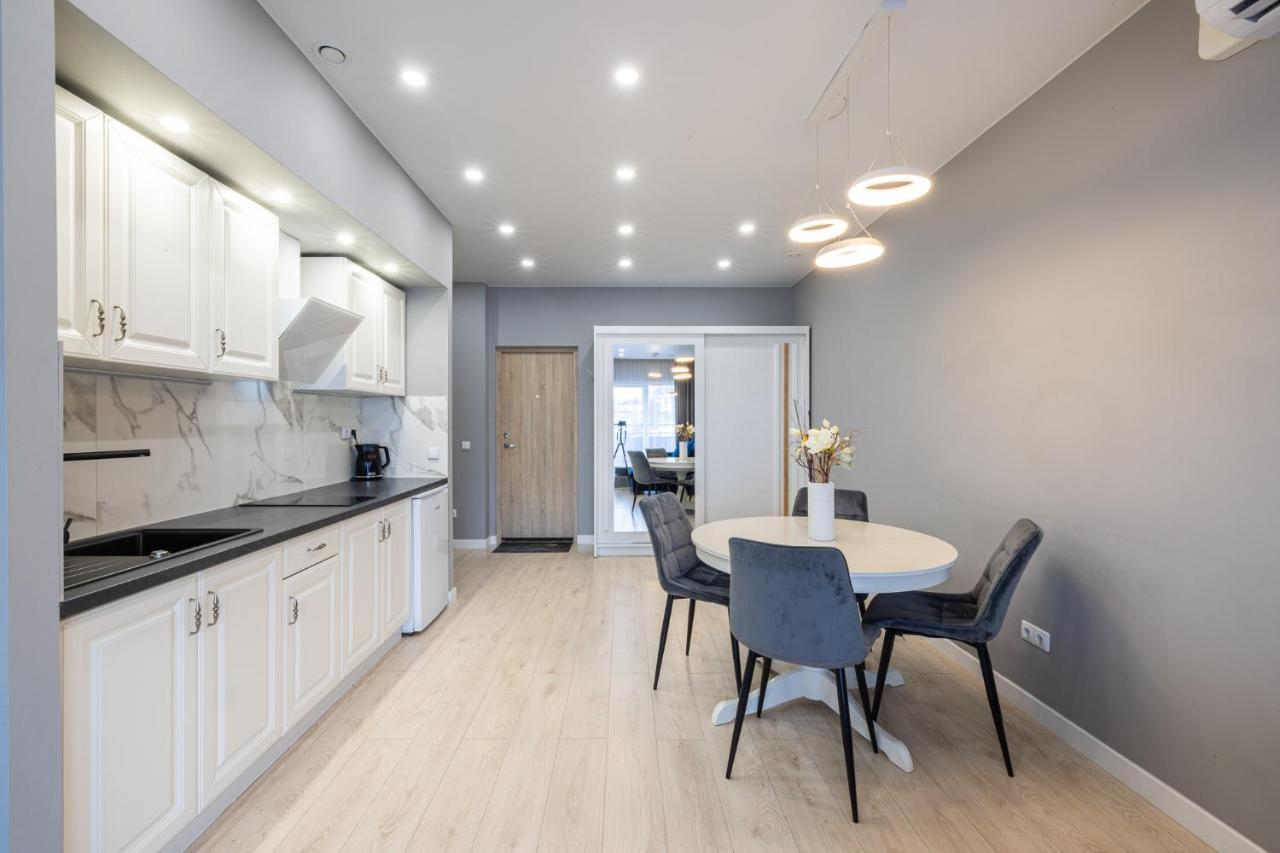 Dharma Stay Apartamentai Su Terasa Ir Vaizdu I Miesta Telšiai Esterno foto