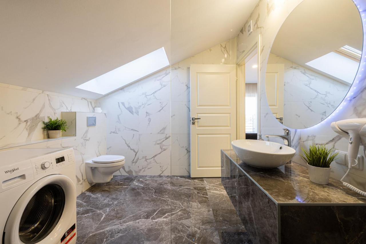 Dharma Stay Apartamentai Su Terasa Ir Vaizdu I Miesta Telšiai Esterno foto
