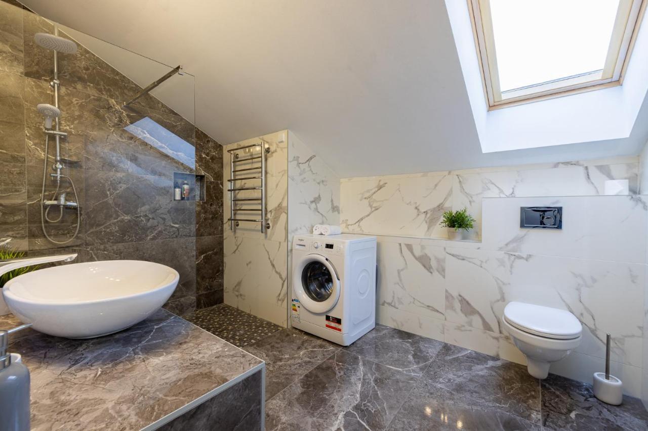 Dharma Stay Apartamentai Su Terasa Ir Vaizdu I Miesta Telšiai Esterno foto