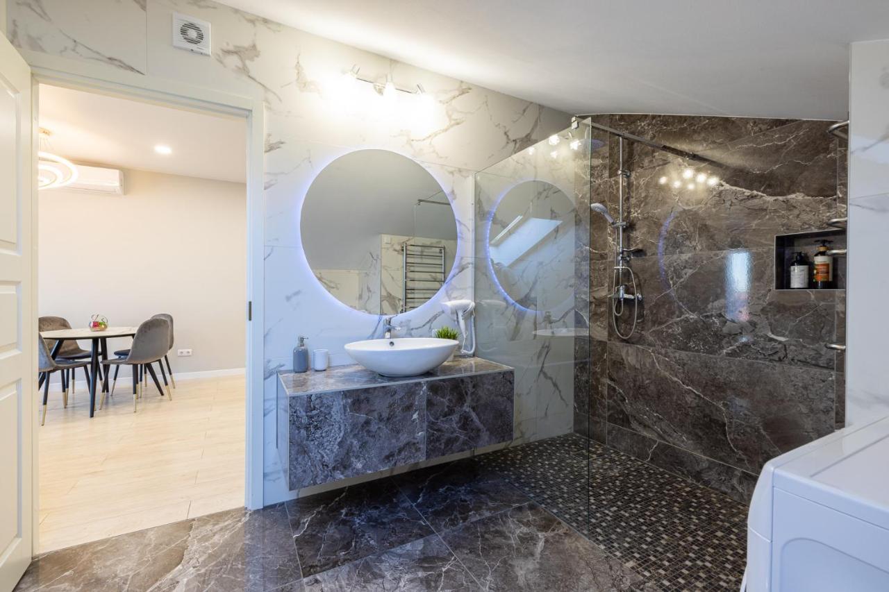 Dharma Stay Apartamentai Su Terasa Ir Vaizdu I Miesta Telšiai Esterno foto